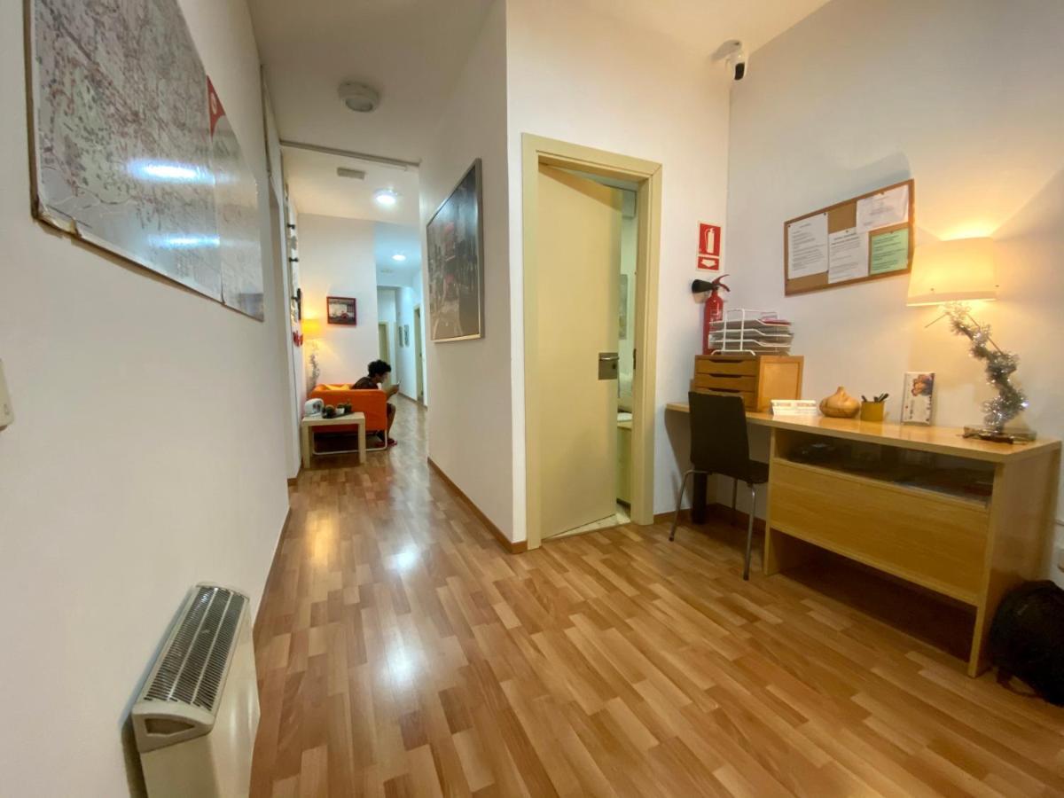Barcelona Housing Recommend For Students Apartment Luaran gambar